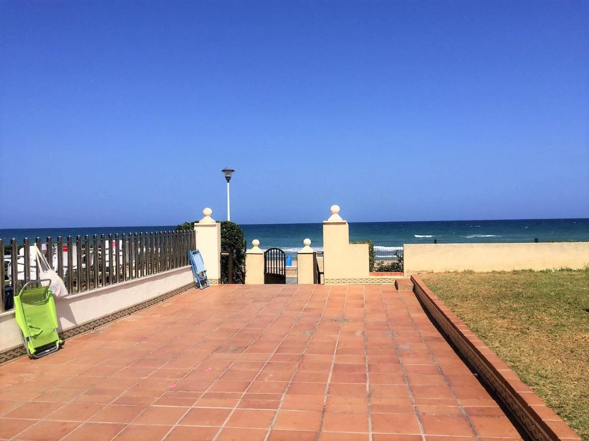 Cozy Apartment In A Beachfront Complex マレイニ・ブラウ エクステリア 写真