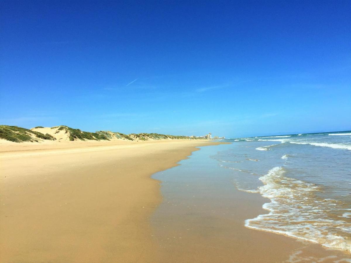 Cozy Apartment In A Beachfront Complex マレイニ・ブラウ エクステリア 写真