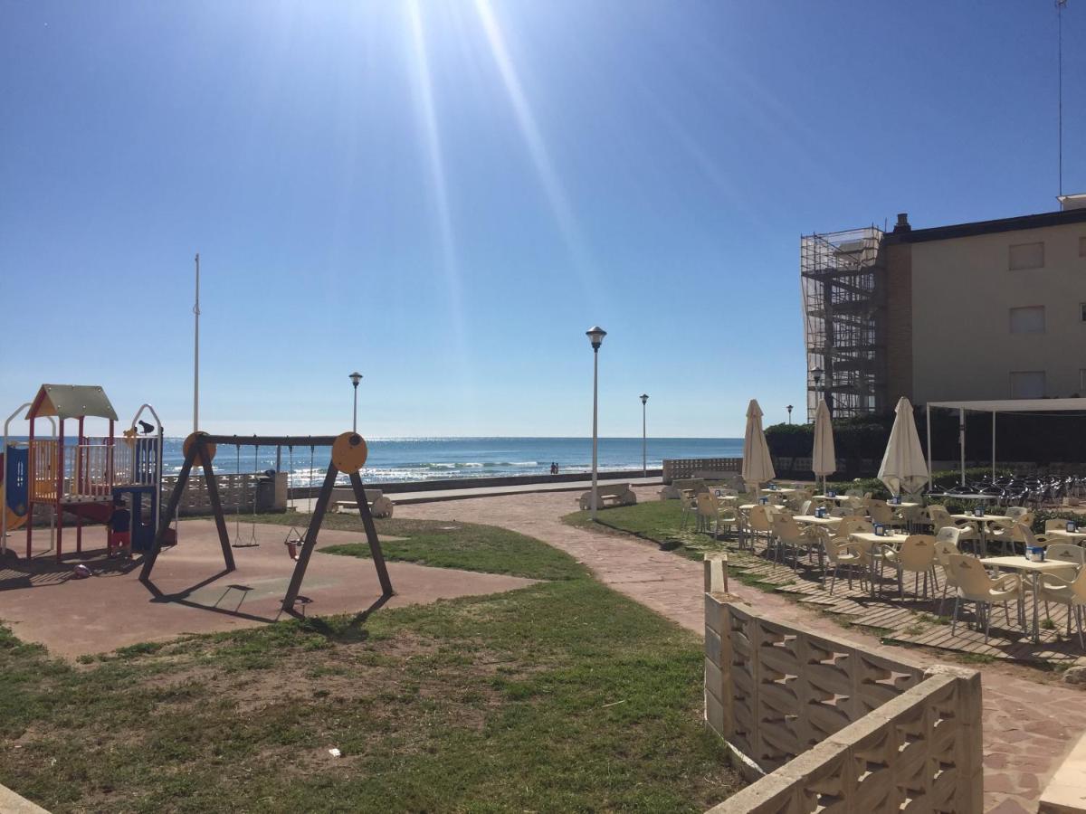 Cozy Apartment In A Beachfront Complex マレイニ・ブラウ エクステリア 写真