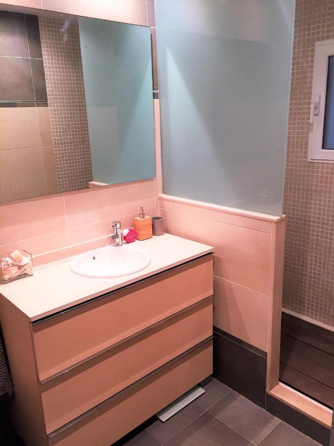 Cozy Apartment In A Beachfront Complex マレイニ・ブラウ エクステリア 写真